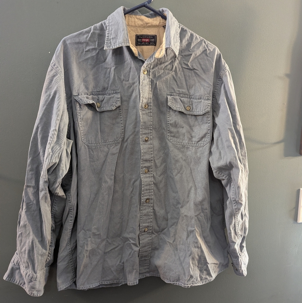 Wrangler Men's Button Down Shirt Size Large